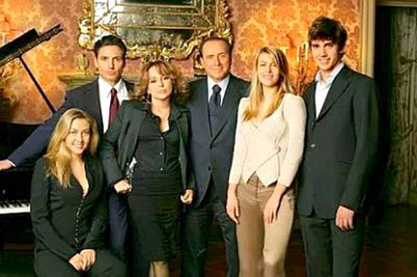 Сильвио Берлускони – биография, фильмы, фото, личная жизнь, последние новости 2024